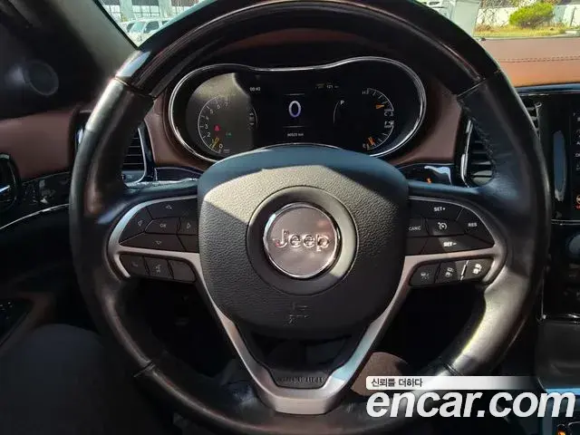Jeep Grand Cherokee 2020 — Şəkil 18/20