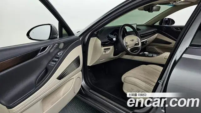 Genesis Electrified G80 2023 — Photo 8/20