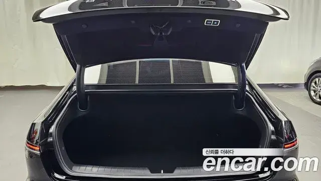 Hyundai Grandeur 2023 — Şəkil 18/20
