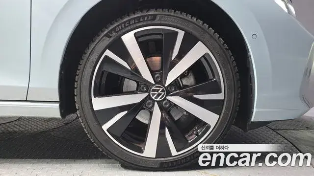 Volkswagen Golf 2025 — Photo 5/20