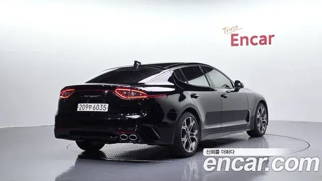 Kia Stinger 2018 — Şəkil 1/20