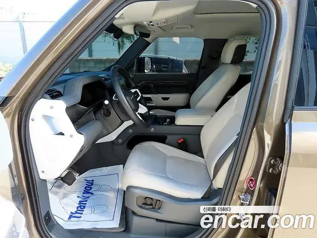 Land Rover Defender 2022 — Photo 9/20