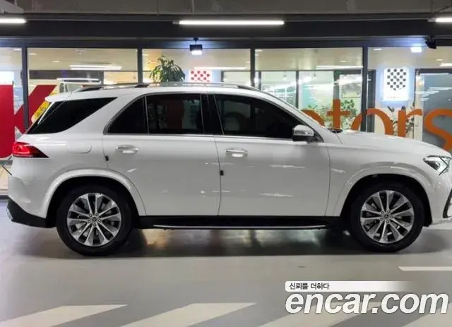 Mercedes-Benz GLE-Class 2022 — Photo 3/20