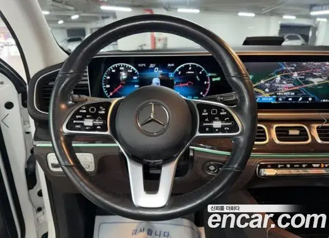 Mercedes-Benz GLE-Class 2022 — Photo 7/20