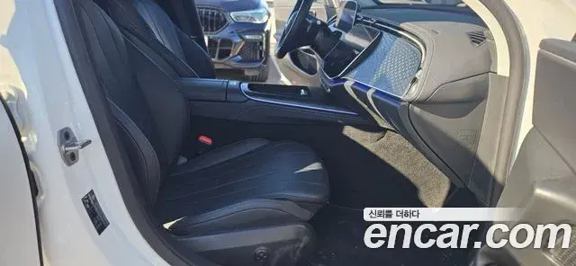 Mercedes-Benz E-Class 2024 — Photo 10/20
