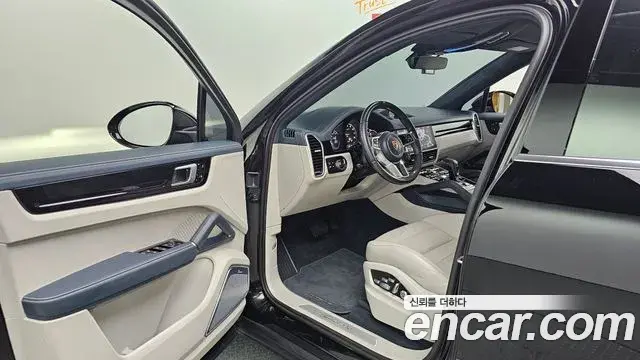 Porsche Cayenne 2020 — Photo 10/20