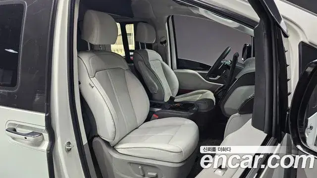 Hyundai Staria 2023 — Şəkil 10/20