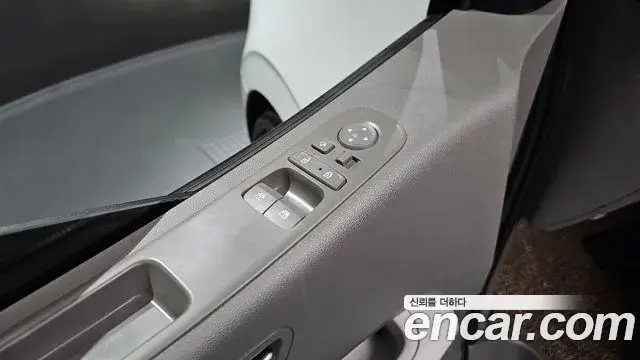 Hyundai Staria 2023 — Şəkil 17/20