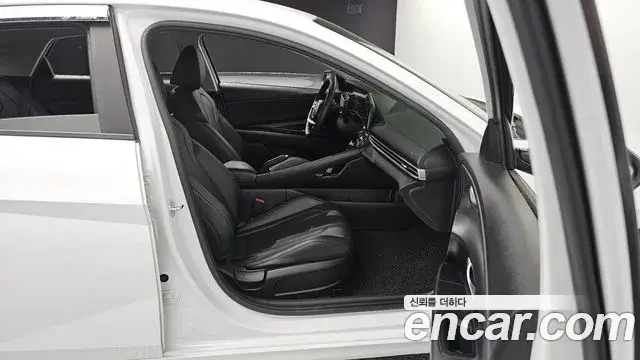 Hyundai The New Avante Hybrid, 2021