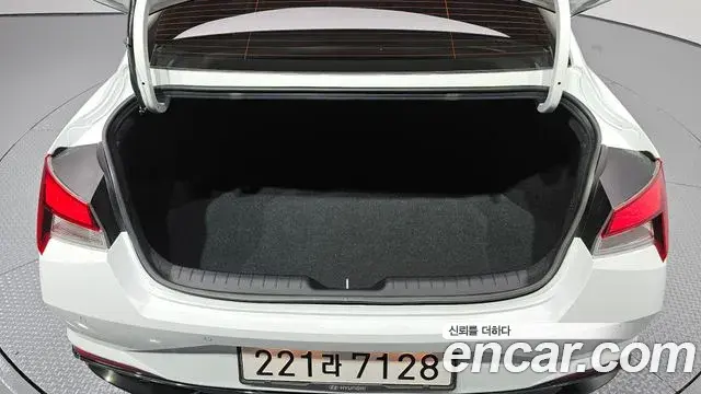 Hyundai The New Avante Hybrid 2021 — Şəkil 8/20