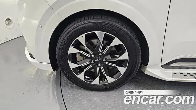 Kia Carnival 2022 — Photo 5/20