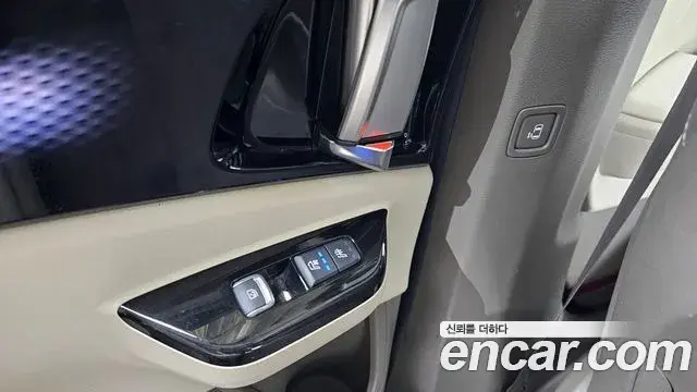 Kia Carnival 2022 — Photo 18/20