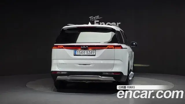 Kia Carnival 2023 — Photo 4/20