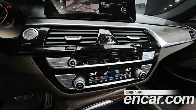 BMW 5 Series 2020 — Фото 15/20