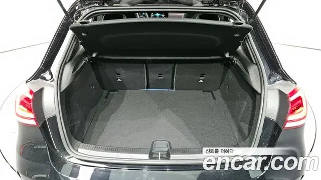 Mercedes-Benz A-Class 2022 — Photo 20/20