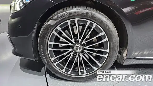 Mercedes-Benz S-Class 2021 — Photo 5/20