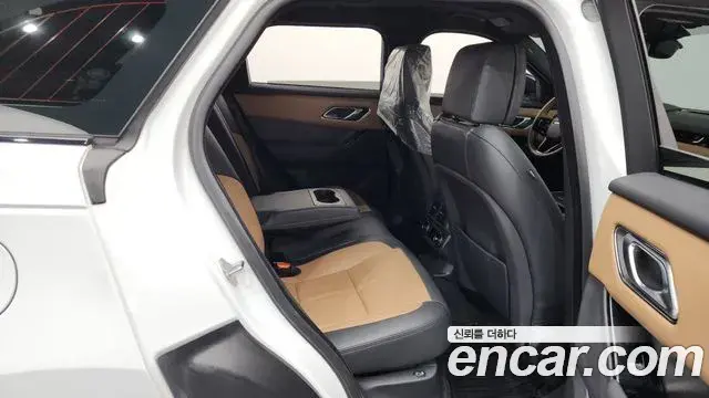 Land Rover Range Rover Velar 2024 — Photo 12/20