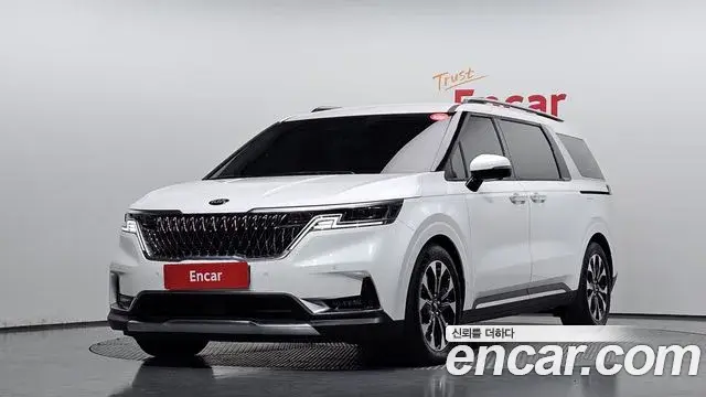 Kia Carnival 2021 — Photo 1/20
