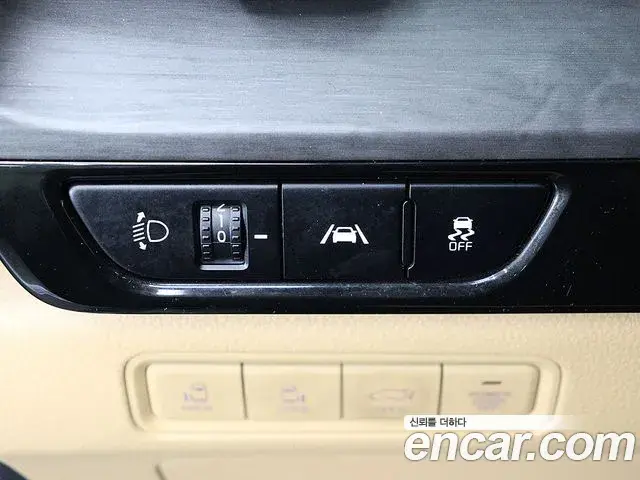 Kia Carnival 2021 — Photo 15/20