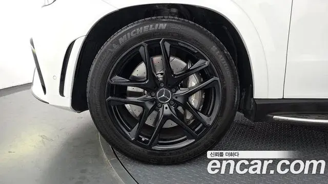 Mercedes-Benz GLE-Class 2023 — Photo 5/20