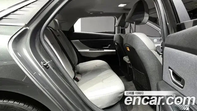 Hyundai The New Avante Hybrid 2021 — ფოტო 8/20
