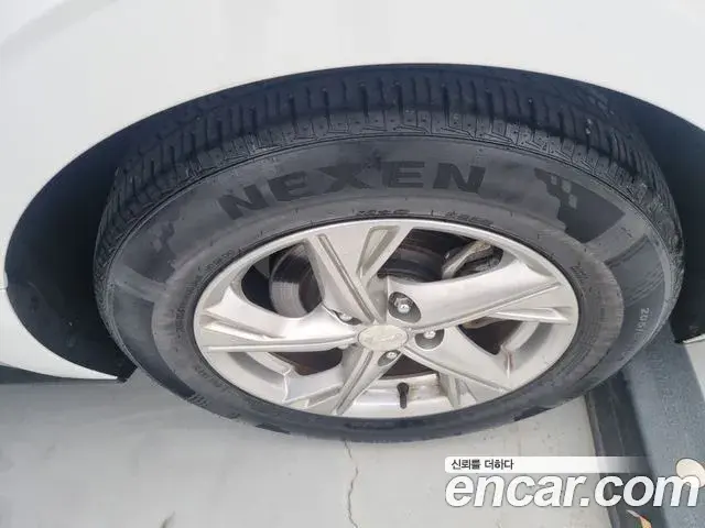 Hyundai Sonata Hybrid 2020 — ფოტო 9/20