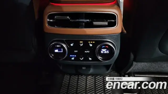 Genesis GV70 2024 — Photo 19/20