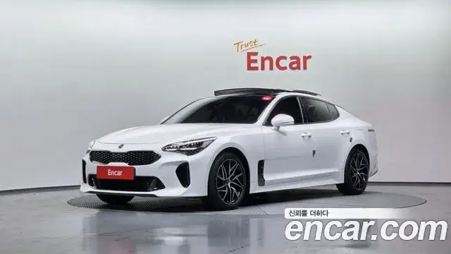 Kia Stinger 2021 — Photo 1/20