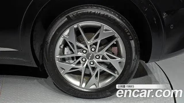 Genesis GV70 2023 — Photo 4/20