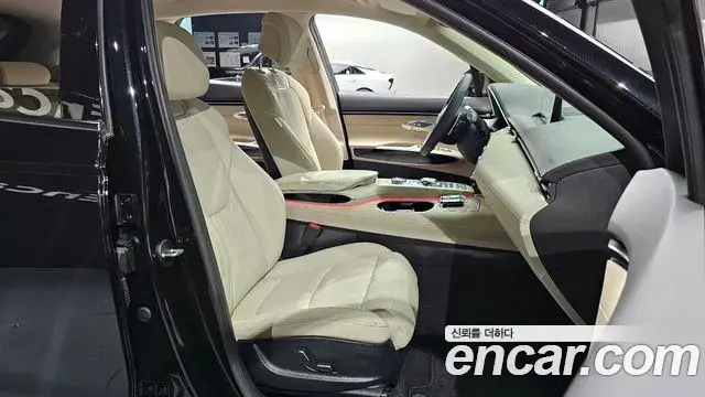 Genesis GV70 2023 — Photo 8/20