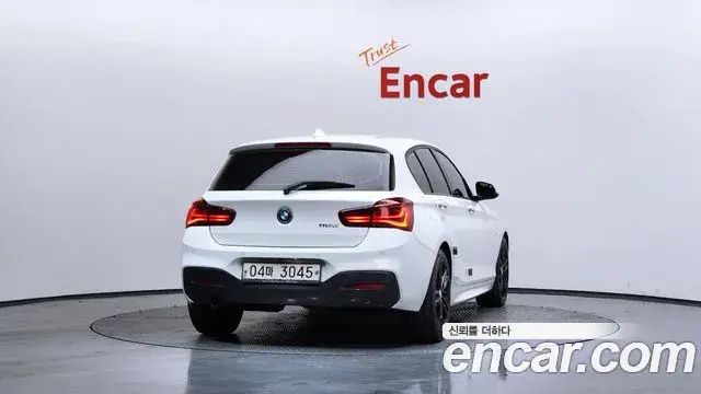 BMW 1 Series 2018 — ფოტო 8/20