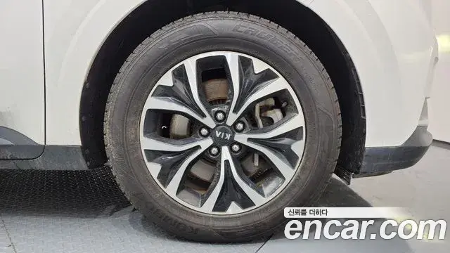 Kia Carnival 2021 — Photo 5/20