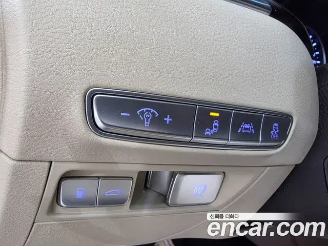 Kia The K9 2018 — Photo 13/20
