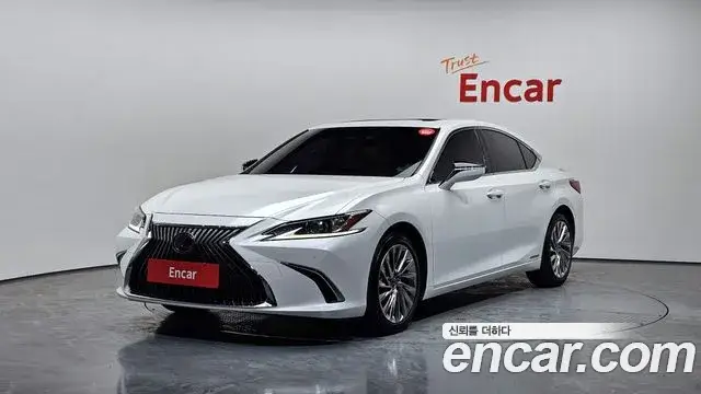 Lexus ES300h, 2020