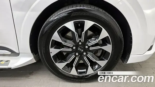 Kia Carnival 2021 — Şəkil 9/20