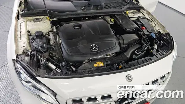 Mercedes-Benz GLA-Class 2018 — Photo 4/20
