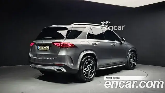 Mercedes-Benz GLE-Class 2021 — Photo 2/20