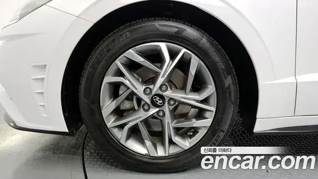 Hyundai Sonata Hybrid 2022 — Photo 11/20