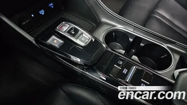 Hyundai Sonata Hybrid 2022 — Photo 10/20