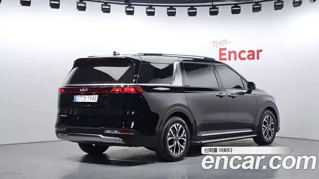Kia Carnival 2023 — Photo 1/20