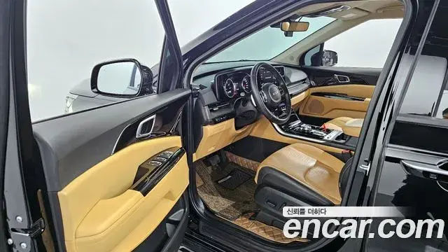 Kia Carnival 2023 — Photo 8/20