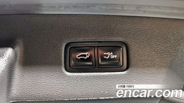 Kia Carnival 2023 — Photo 18/20