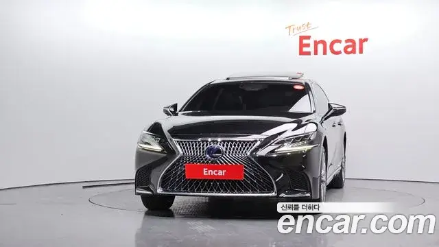 Lexus LS500h 2019 — Photo 3/20