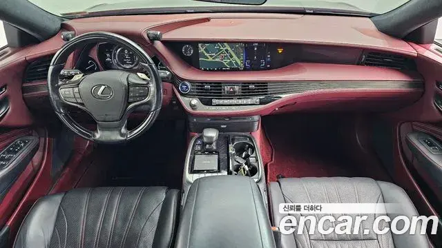Lexus LS500h 2019 — Photo 7/20
