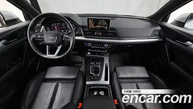Audi Q5 2020 — Photo 9/20