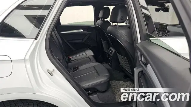 Audi Q5 2020 — Photo 11/20