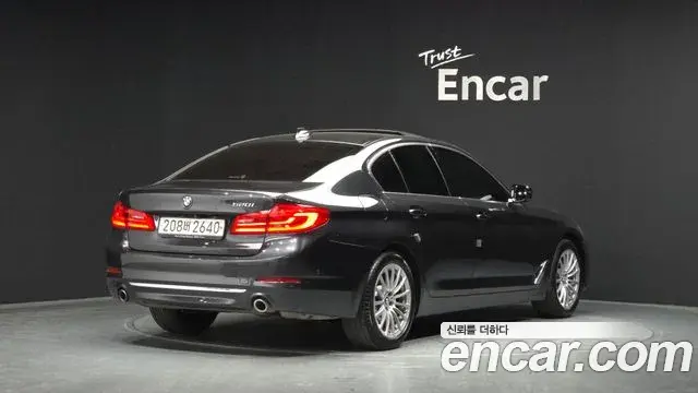 BMW 5 Series 2019 — Photo 2/20
