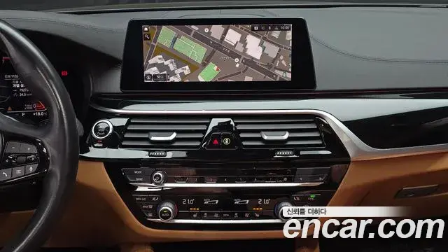 BMW 5 Series 2019 — Photo 9/20