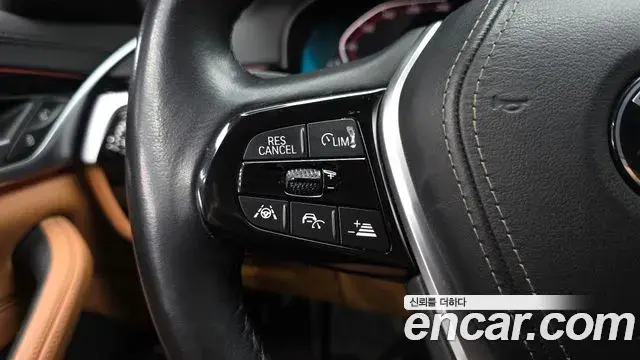 BMW 5 Series 2019 — Photo 11/20