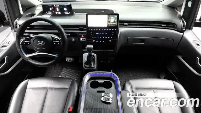 Hyundai Staria 2022 — Photo 7/20